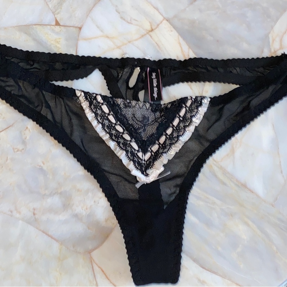 Rare Sexy Little Things Thong Keyhole Panty Mesh Lace Trim Limited Edition Bow